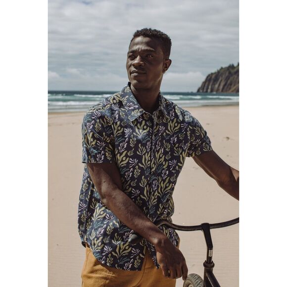 Bridge & Burn The Marten Shirt Printed Short Sleeve Standard Fit L NWT 282866 - Picture 1 of 9